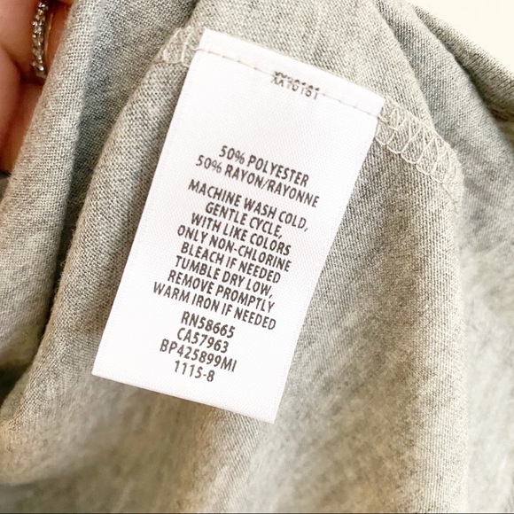 BP Self Made Boyfriend Crewneck T-Shirt Light Grey White S NWT - Picture 8 of 9